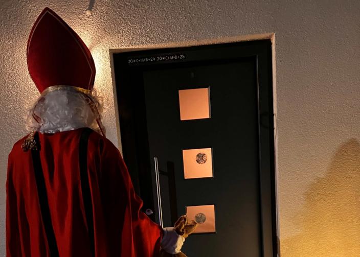 PRKH Nikolaus an einer Hastür2