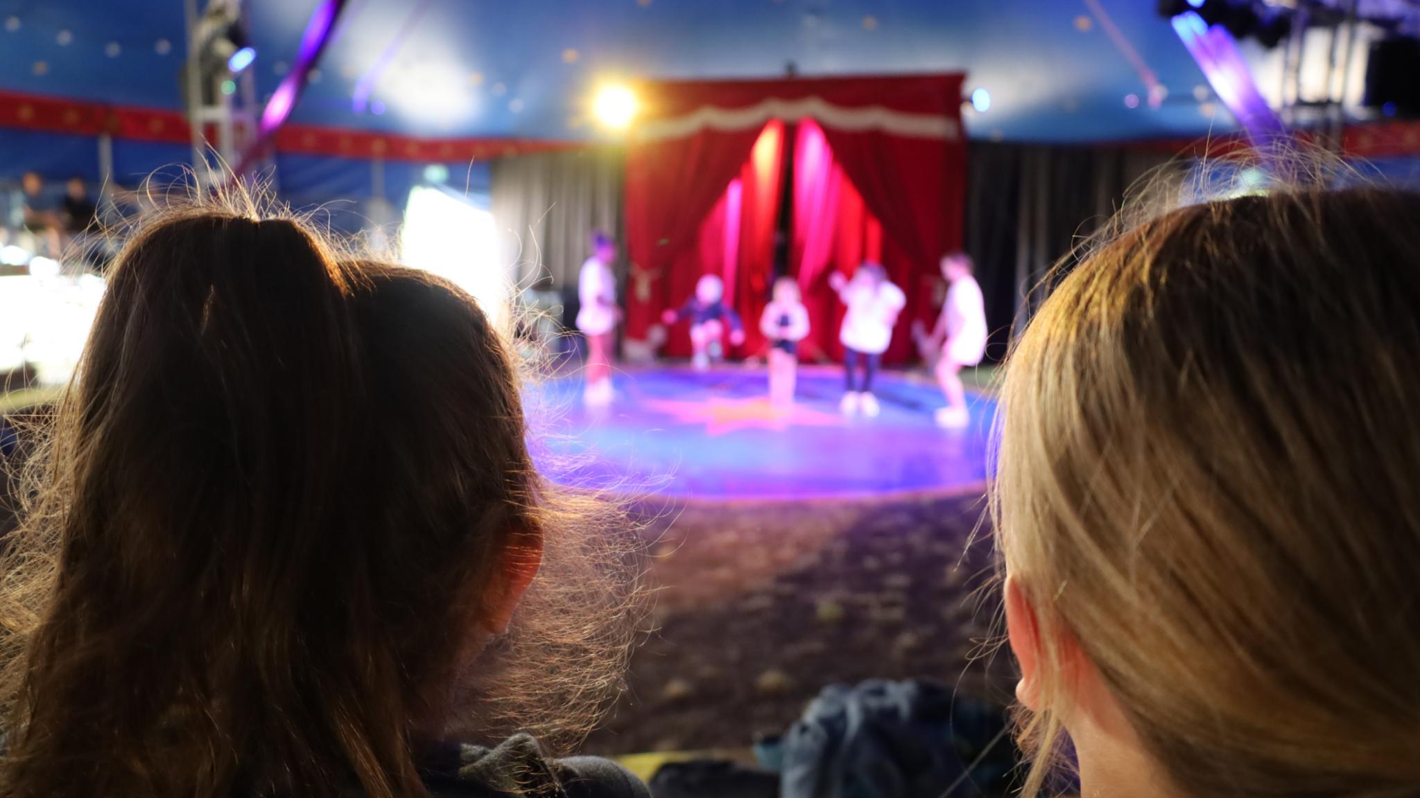 „Zirkus ist so cool, weil man so viele verschiedene Dinge ausprobieren kann, die man zu Hause nicht machen darf.'